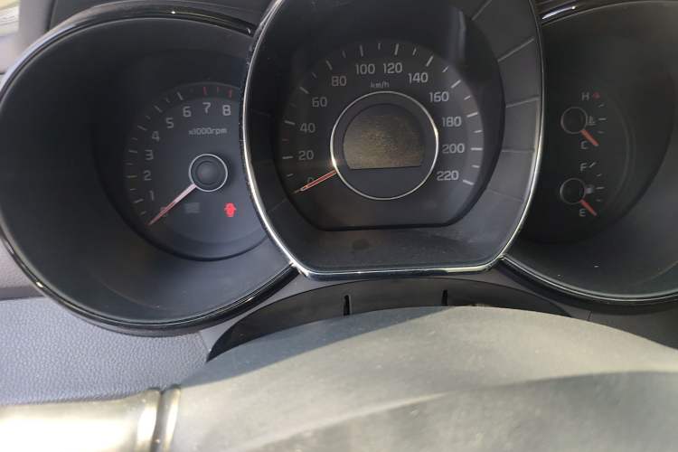 Used Kia K2 2012 Sedan 1.6L Automatic Transmission Premium Commemorative Edition Instrument Cluster