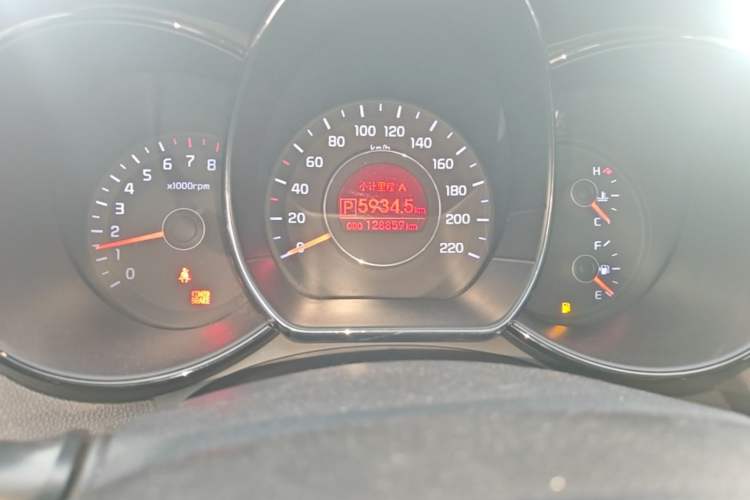Used Kia K2 2012 Sedan 1.6L Automatic Transmission Premium Commemorative Edition Instrument Cluster