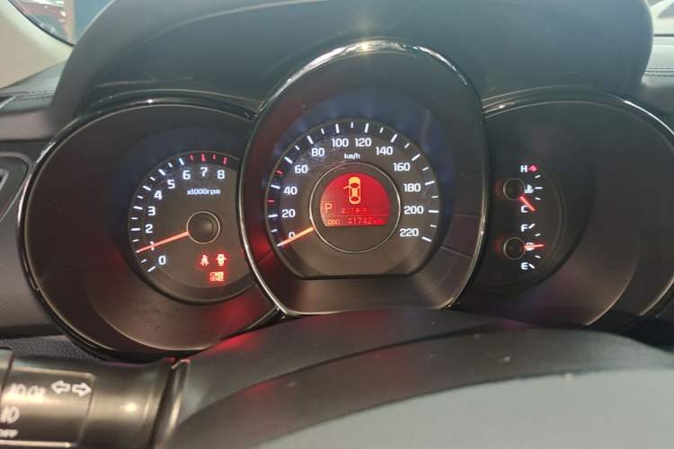 Used Kia K2 2012 Sedan 1.6L Automatic Transmission Premium Commemorative Edition Instrument Cluster