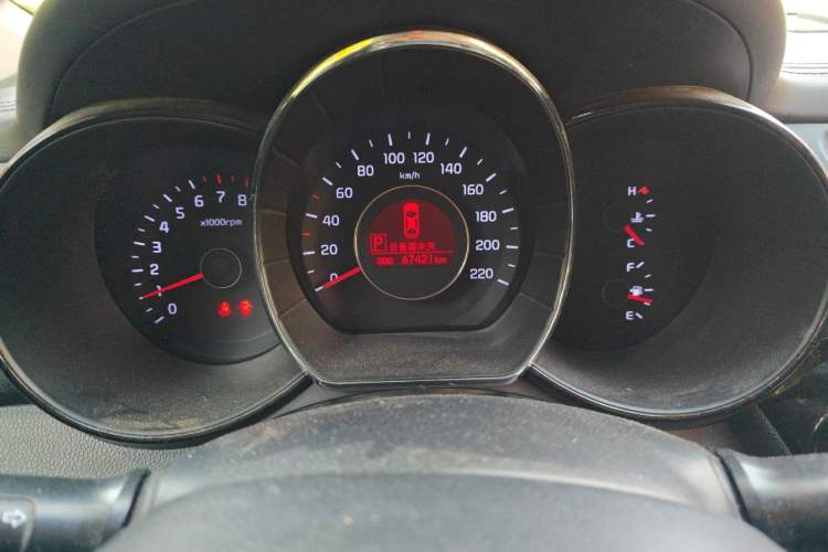 Used Kia K2 2012 Sedan 1.6L Automatic Transmission Premium Commemorative Edition Instrument Cluster