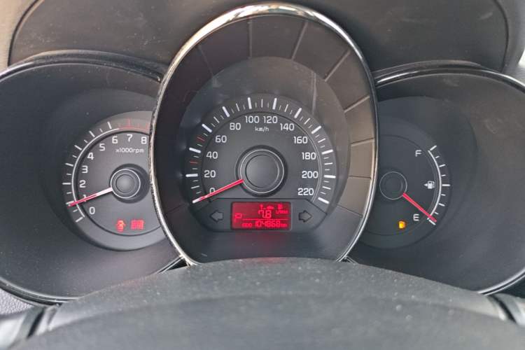 Used Kia K2 2012 Sedan 1.4L Automatic GLS Commemorative Edition Instrument Cluster