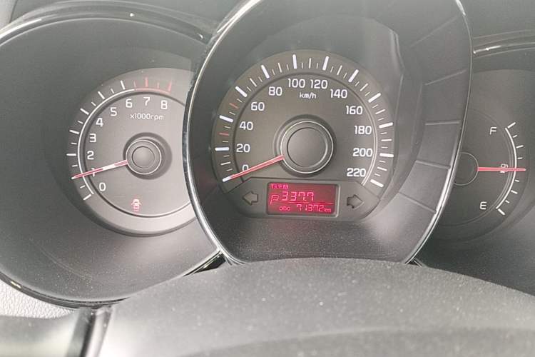 Used Kia K2 2012 Sedan 1.4L Automatic GLS Commemorative Edition Instrument Cluster