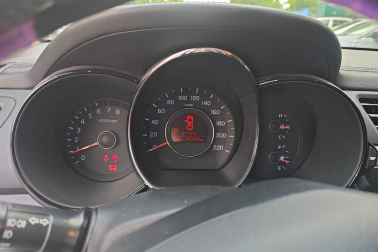 Used Kia K2 2012 Hatchback 1.6L AT Premium Commemorative Edition Instrument Cluster