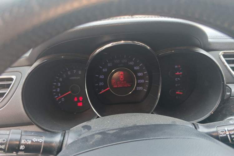 Used Kia K2 2012 Hatchback 1.6L AT Premium Commemorative Edition Instrument Cluster