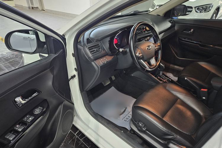 Used Kia K2 2012 Hatchback 1.6L AT Premium Interior 1