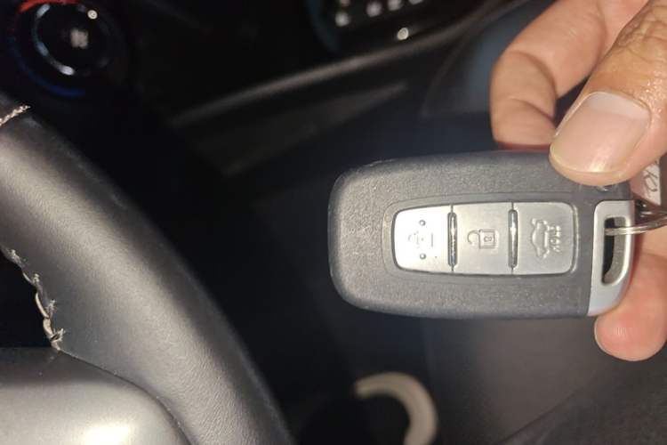 Used Kia K2 2012 Sedan 1.6L Automatic Transmission Premium Commemorative Edition Interior 1