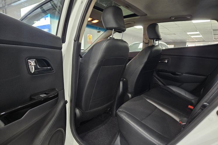 Used Kia K2 2012 Hatchback 1.6L AT Premium Interior 2