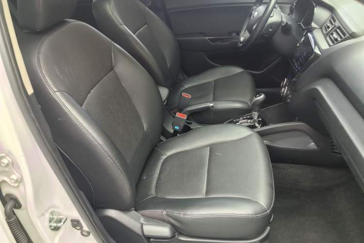 Used Kia K2 2012 Sedan 1.6L Automatic Transmission Premium Commemorative Edition Interior 2