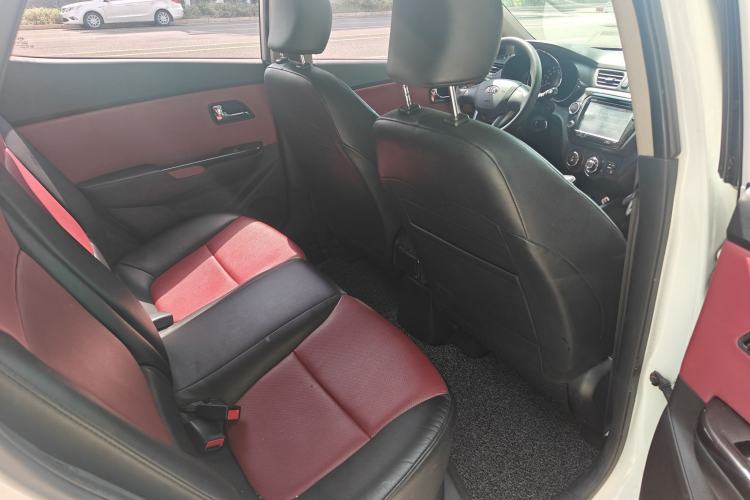 Used Kia K2 2012 Hatchback 1.4L Automatic Cool Edition Interior 4