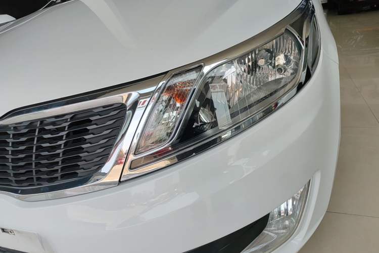 Used Kia K2 2012 Sedan 1.4L Automatic GLS Commemorative Edition Left Front Headlight