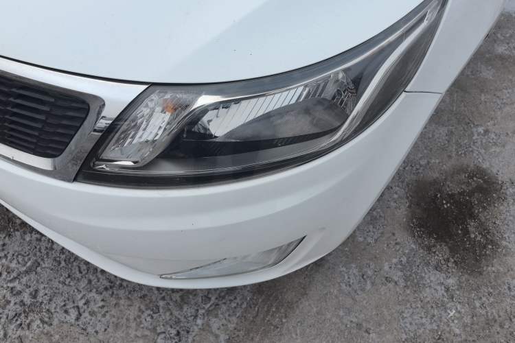 Used Kia K2 2012 Sedan 1.4L Automatic GLS Commemorative Edition Left Front Headlight