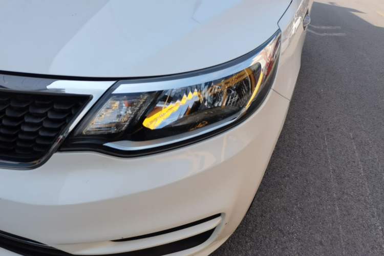 Used Kia K2 2012 Sedan 1.4L Automatic GLS Commemorative Edition Left Front Headlight