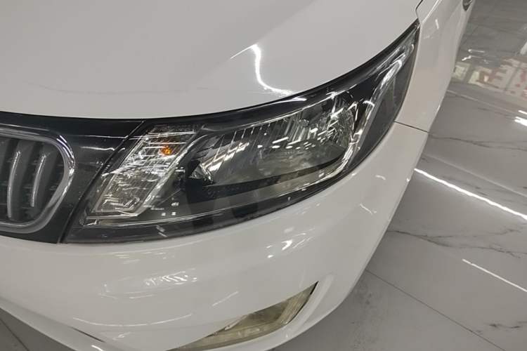 Used Kia K2 2012 Hatchback 1.4L AT GLS Commemorative Edition Left Front Headlight