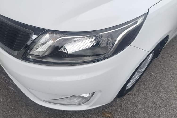 Used Kia K2 2012 Hatchback 1.4L MT GLS Commemorative Edition Left Front Headlight