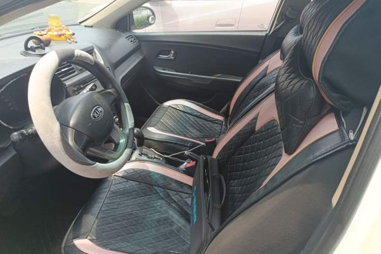 Used Kia K2 2012 Hatchback 1.4L AT GLS Left Front Seat