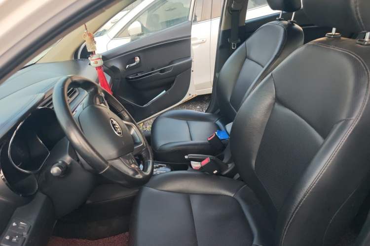 Used Kia K2 2012 Sedan 1.6L Automatic Transmission Premium Commemorative Edition Left Front Seat