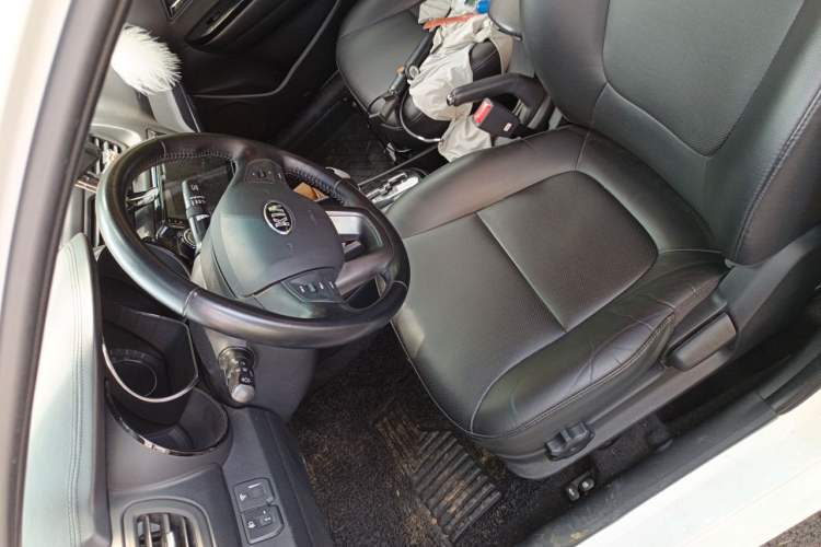 Used Kia K2 2012 Sedan 1.6L Automatic Transmission Premium Commemorative Edition Left Front Seat