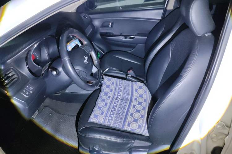 Used Kia K2 2012 Sedan 1.6L Automatic Transmission Premium Commemorative Edition Left Front Seat