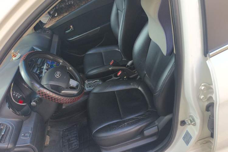 Used Kia K2 2012 Sedan 1.4L Automatic GLS Commemorative Edition Left Front Seat
