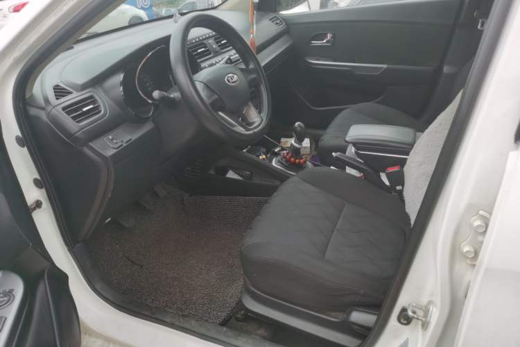 Used Kia K2 2012 Sedan 1.4L MT GLS Commemorative Edition Left Front Seat