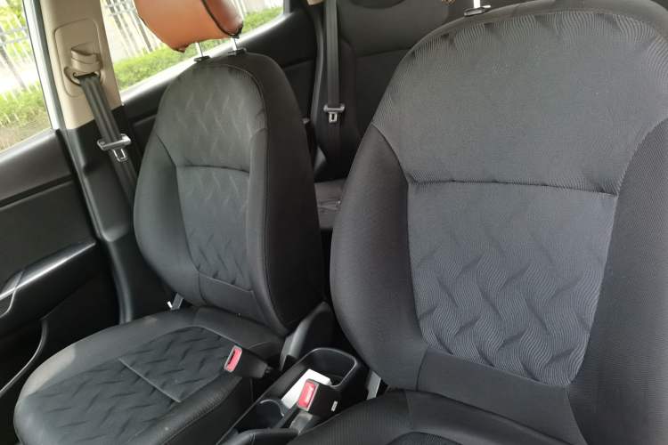 Used Kia K2 2012 Sedan 1.4L MT GLS Commemorative Edition Left Front Seat