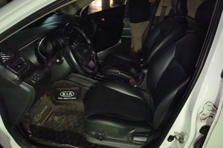 Used Kia K2 2012 Sedan 1.6L Automatic Transmission Premium Commemorative Edition Left Front Seat