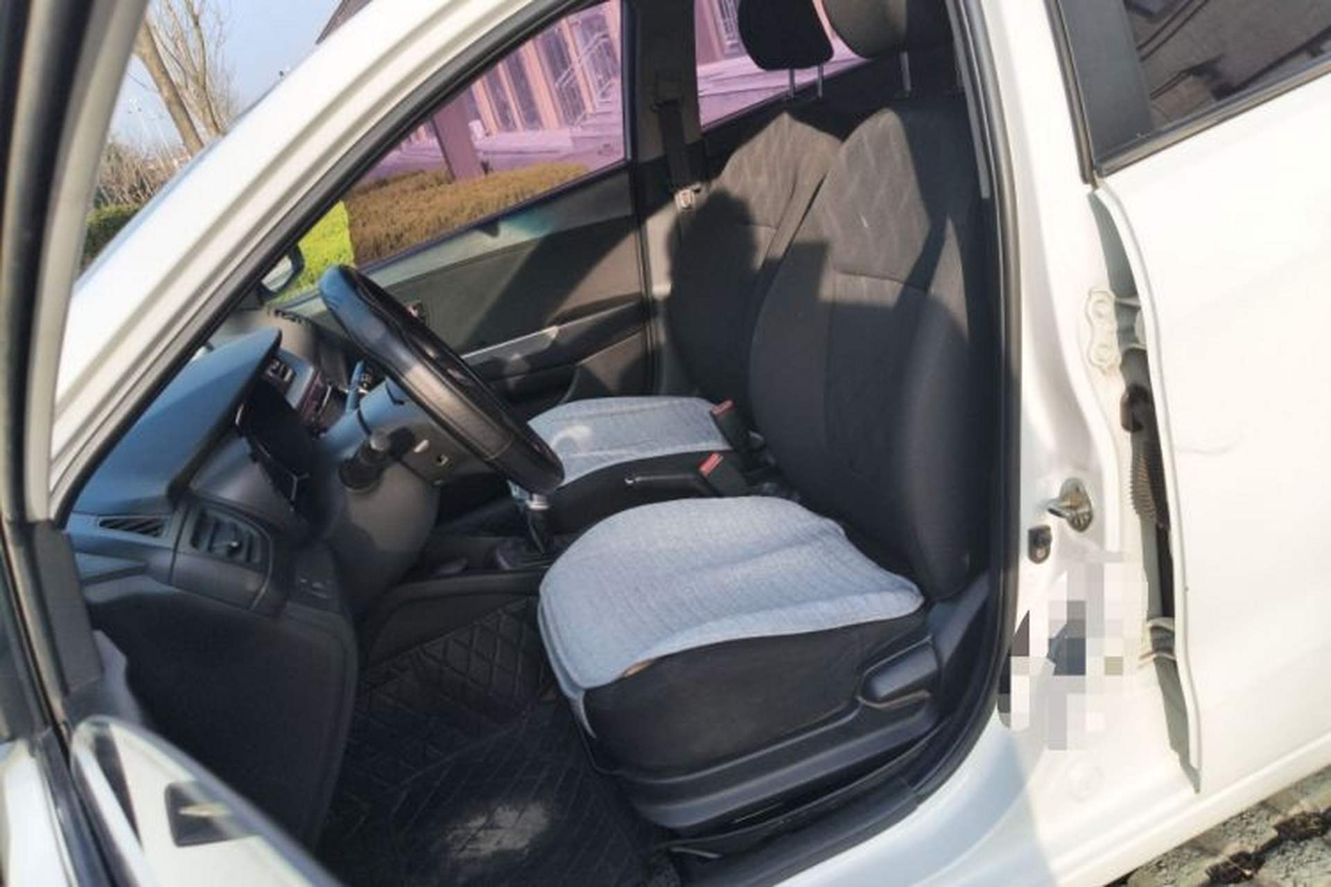 Used Kia K2 2012 Sedan 1.4L MT GLS Commemorative Edition Left Front Seat