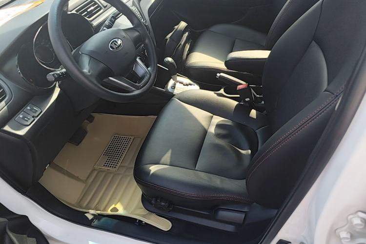 Used Kia K2 2012 Sedan 1.4L AT TOP Anniversary Edition Left Front Seat
