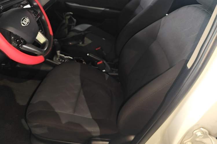 Used Kia K2 2012 Hatchback 1.4L AT GLS Commemorative Edition Left Front Seat