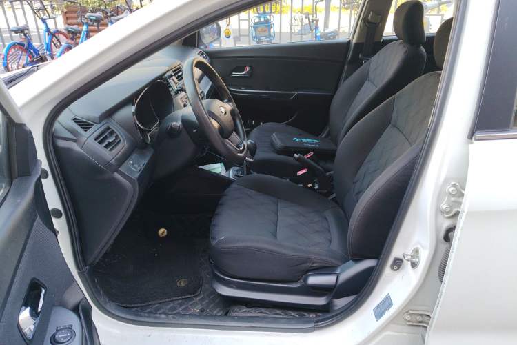 Used Kia K2 2012 Sedan 1.4L MT GLS Commemorative Edition Left Front Seat