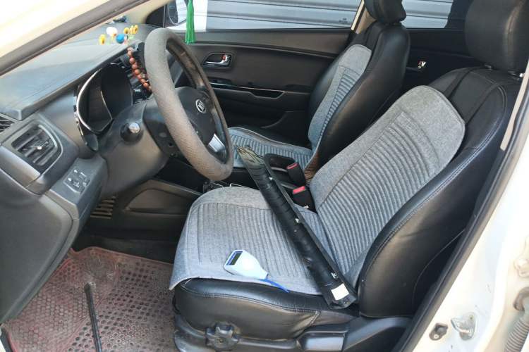 Used Kia K2 2012 Sedan 1.6L Automatic Transmission Premium Commemorative Edition Left Front Seat