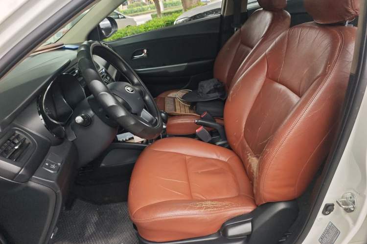 Used Kia K2 2012 Sedan 1.4L MT GLS Commemorative Edition Left Front Seat