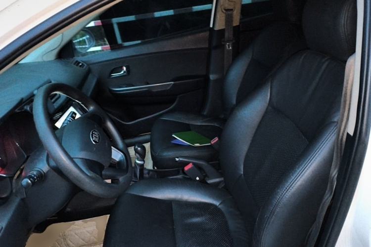 Used Kia K2 2012 Sedan 1.4L MT GLS Commemorative Edition Left Front Seat