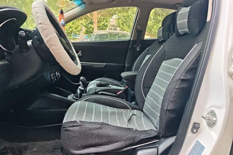 Used Kia K2 2012 Sedan 1.4L MT TOP Commemorative Edition Left Front Seat