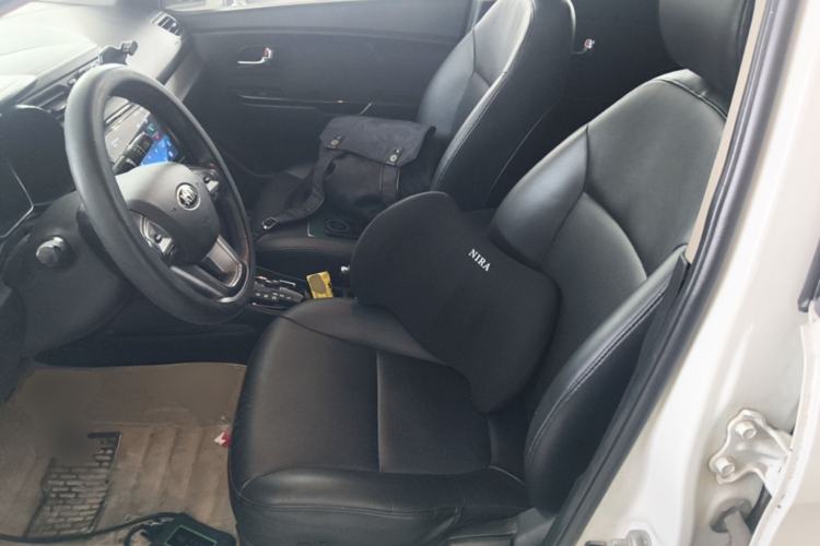 Used Kia K2 2012 Sedan 1.6L Automatic Transmission Premium Commemorative Edition Left Front Seat