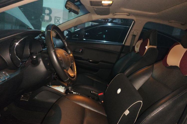 Used Kia K2 2012 Sedan 1.6L AT Premium ECO Left Front Seat