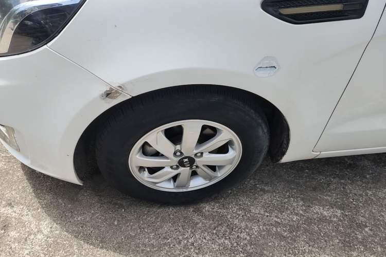 Used Kia K2 2012 Sedan 1.4L MT GLS Commemorative Edition Left Front Wheel Hub