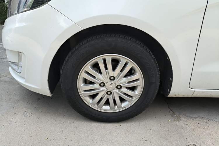 Used Kia K2 2012 Hatchback 1.4L MT Cool Edition Commemorative Model Left Front Wheel Hub