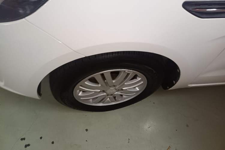 Used Kia K2 2012 Sedan 1.4L MT TOP Commemorative Edition Left Front Wheel Hub