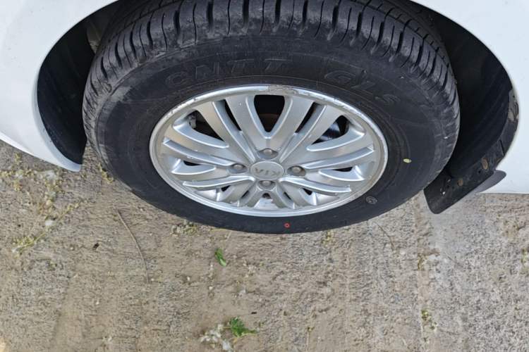 Used Kia K2 2012 Sedan 1.4L MT GLS Commemorative Edition Left Front Wheel Hub