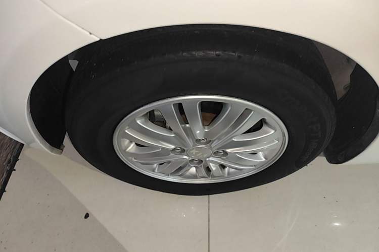 Used Kia K2 2012 Hatchback 1.4L AT GLS Commemorative Edition Left Front Wheel Hub
