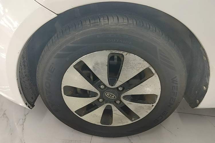 Used Kia K2 2012 Hatchback 1.4L AT GLS Commemorative Edition Left Front Wheel Hub