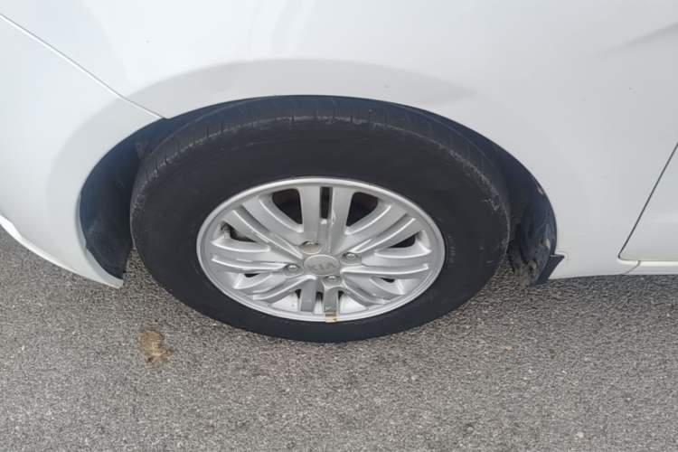 Used Kia K2 2012 Hatchback 1.4L MT GLS Commemorative Edition Left Front Wheel Hub