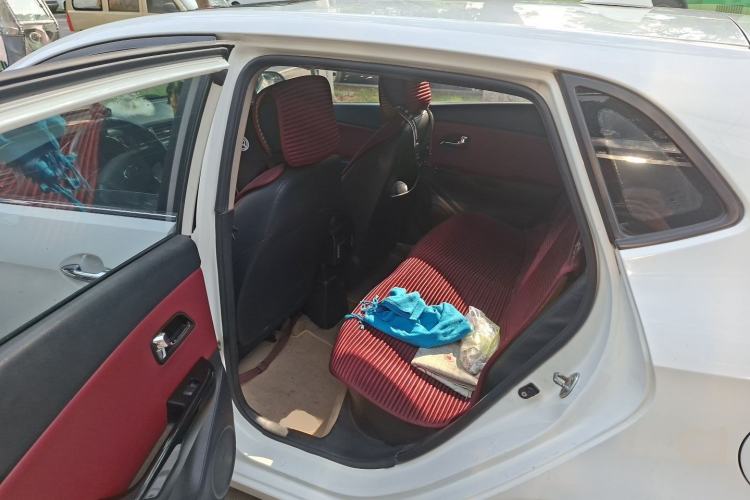 Used Kia K2 2012 Hatchback 1.4L MT Cool Edition Commemorative Model Left Rear Seat