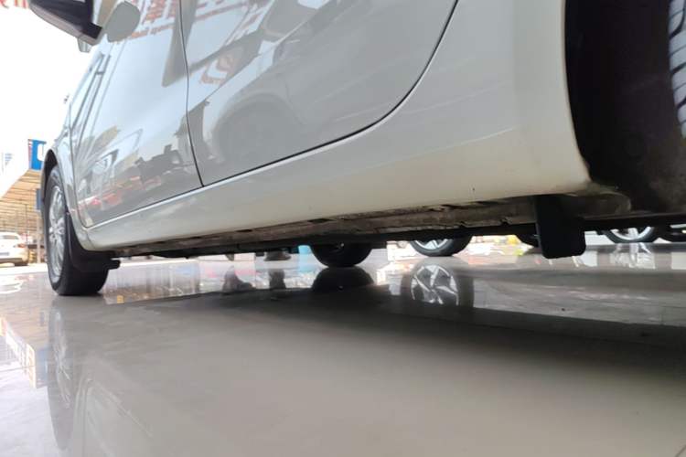 Used Kia K2 2012 Sedan 1.4L Automatic GLS Commemorative Edition Left Side Sill