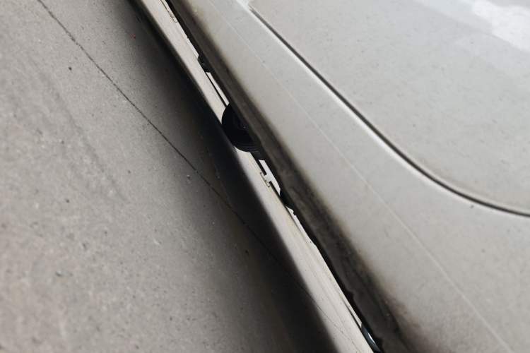 Used Kia K2 2012 Sedan 1.4L MT GLS Commemorative Edition Left Side Sill