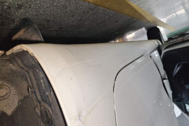 Used Kia K2 2012 Sedan 1.4L MT GLS Commemorative Edition Left Side Sill