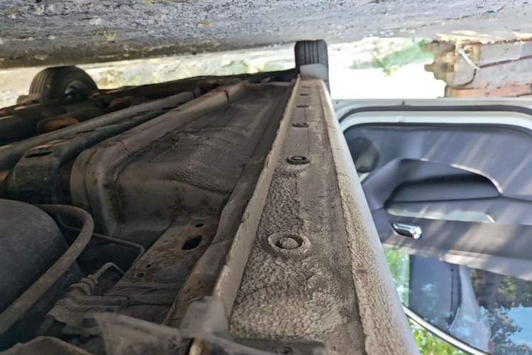 Used Kia K2 2012 Sedan 1.4L MT GLS Commemorative Edition Left Side Sill