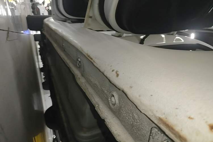 Used Kia K2 2012 Hatchback 1.4L AT GLS Commemorative Edition Left Side Sill
