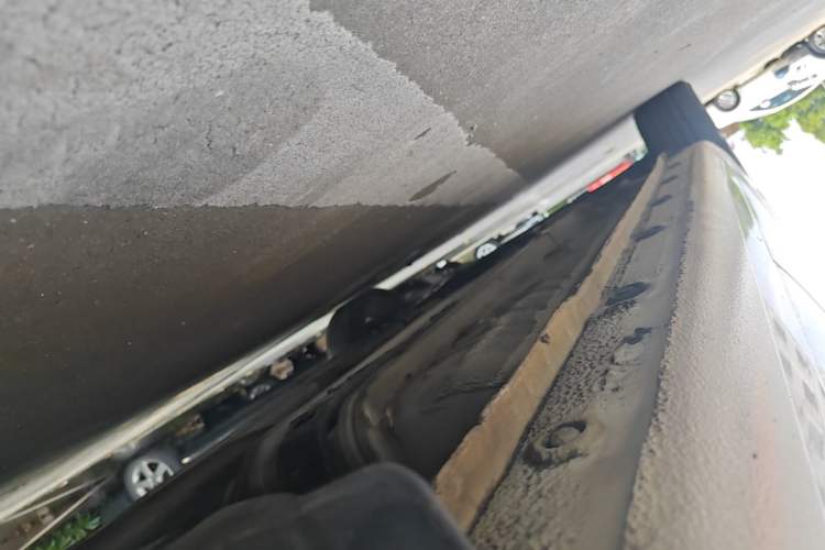 Used Kia K2 2012 Hatchback 1.6L AT Premium Commemorative Edition Left Side Sill
